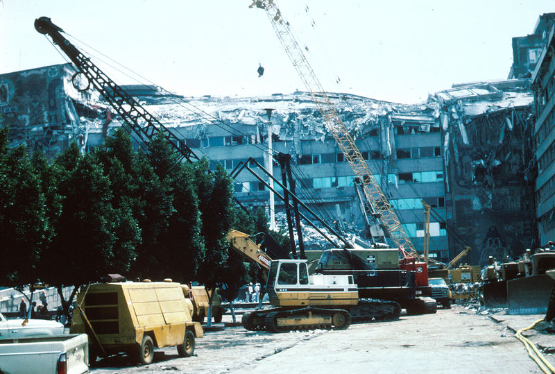 File:1985 Mexico Earthquake - Ministry of Telecommunications and Transportation building.jpg