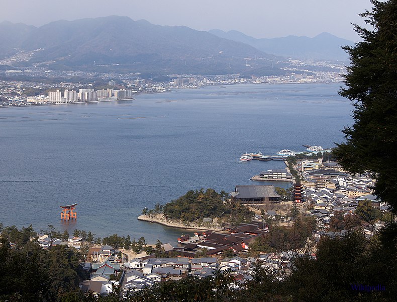 File:201201-TaroTokyo-Itsukushima-DSC08992.jpg