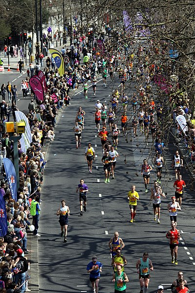 File:2013 London Marathon at Victoria Embankment (1).JPG