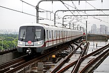 La ligne 11 en viaduc.