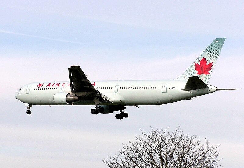 File:Air Canada B767-300ER (C-GGFJ) landing at London Heathrow Airport (1).jpg