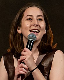 Israeli-American musician and actress Alana Haim Alana HaimFoxPomona110418-12 (41059976844) (cropped).jpg