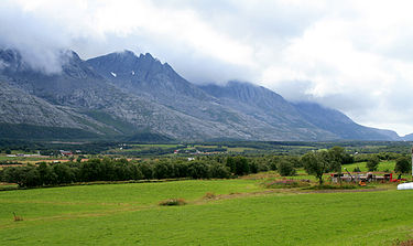 Lowland near the Seven Sisters mountains Alsten.jpg