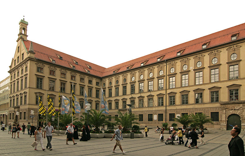 File:Alte Akademie München.jpg
