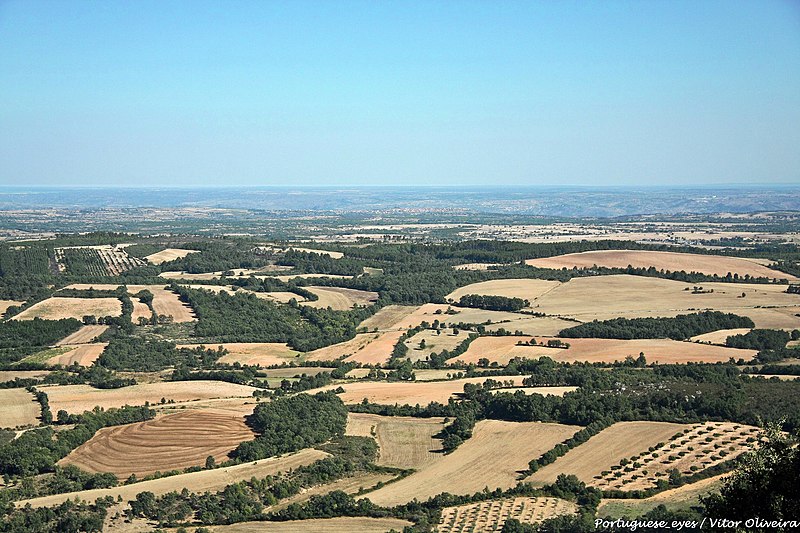 File:Arredores da Serra da Castanheira - Portugal (17021885431).jpg