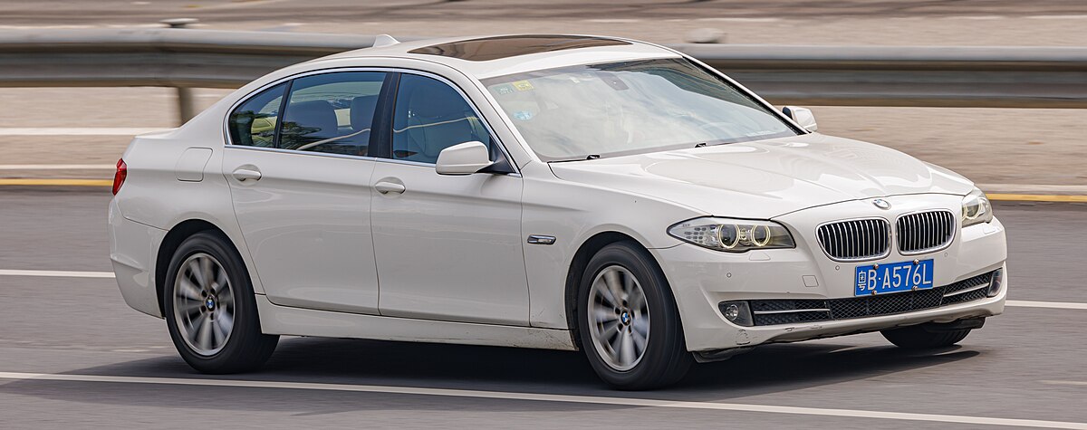 File:BMW 5 SERIES LWB SEDAN (F10) China (13).jpg - Wikimedia Commons