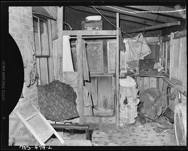 File:Back porch in home of Mr. Llewelyn, miner, who lives in company housing project. Royal Coal Company, Royal ^2 Mine... - NARA - 540438.jpg