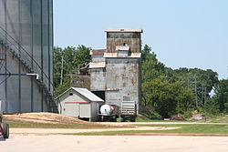 Older elevator in Baileyville. Baileyville, IL Old Grain Elevator.JPG