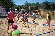 Deutsch: Beachhandball bei den Olympischen Jugendspielen 2018; Tag 4, 10. Oktober 2018; Mädchen, Vorrunde, Gruppe A - Venezuela-Paraguay 1:2 English: Beach handball at the 2018 Summer Youth Olympics at 10 October 2018 – Girls Preliminary Round Group A - Venezuela-Paraguay 1:2