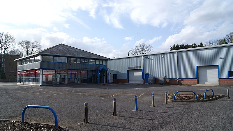 File:Benfield Ford, York Road, Wetherby (15th April 2013).JPG