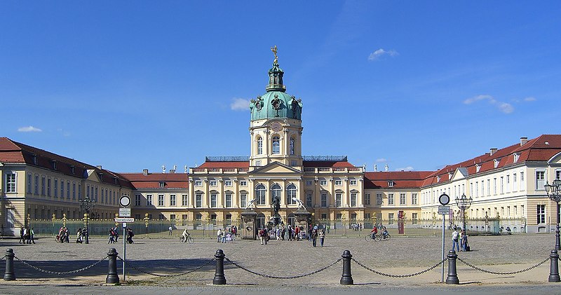 Berlin Charlottenburger Schloss Strassenseite