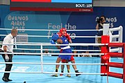 Deutsch: Boxen bei den Olympischen Jugendspielen 2018 Tag 12, 18. Oktober 2018 - Finale Leichtgewicht Mädchen – Junioren-Weltmeisterin und dreifache Juniorinnen-Europameisterin Caroline Sara DuBois (Großbritannien, blau) schlägt Juniorinnen-Asienmeisterin Porntip Buapa (Thailand, rot). English: Boxing at the 2018 Summer Youth Olympics on 18 October 2018 – Girls' lightweight Gold Medal Bout – Caroline Sara DuBois (Grat Britain, blue) wins over Porntip Buapa (Thailand, red). Español: Boxeo en los Juegos Olímpicos Juveniles de Verano de 2018 en 18 de octubre de 2018 - Combate de medalla de oro de peso ligero para niñas - Caroline Sara DuBois (Gran Bretaña, azul ) gana sobre Porntip Buapa (Tailandia, rojo).