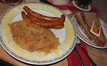 Fränkische Bratwürste mit Sauerkraut