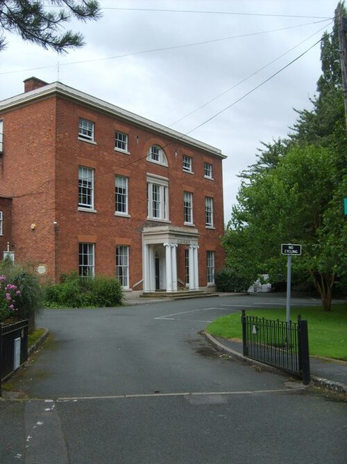 The former Broadfield House Glass Museum