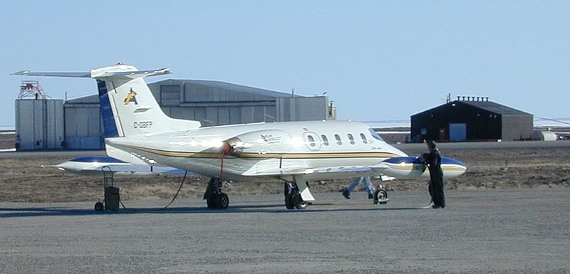 File:C-GBFP Adlair Aviation Learjet 25 (LJ25).JPG