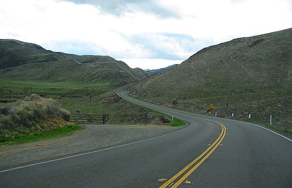 Looking west on Route 198 a few miles west of Coalinga, California