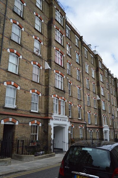 File:Campden Houses No.3 - geograph.org.uk - 5530342.jpg