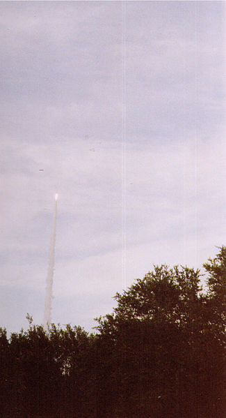 File:Canaveral Atlas 5 launch 17 july 2003 02.jpg