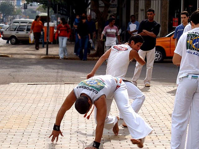 Vamos Jogar Capoeira