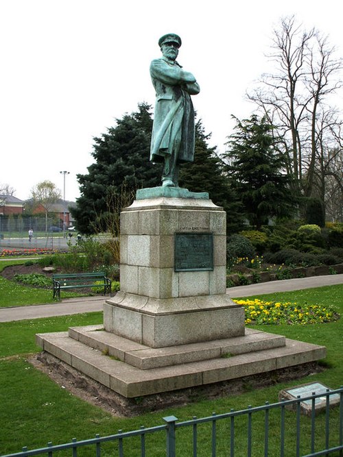 Smith's statue in Beacon Park, Lichfield