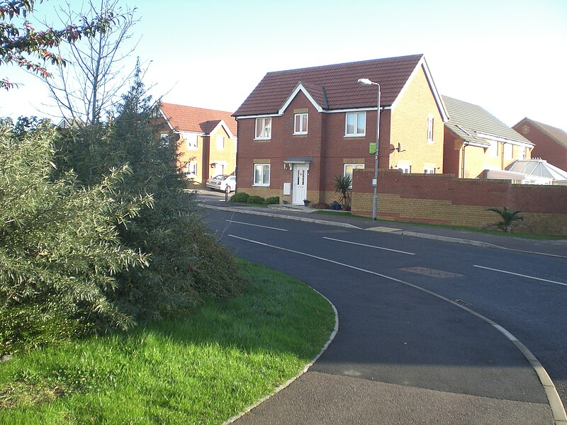 File:Carisbrooke Grange bus stop 2.JPG