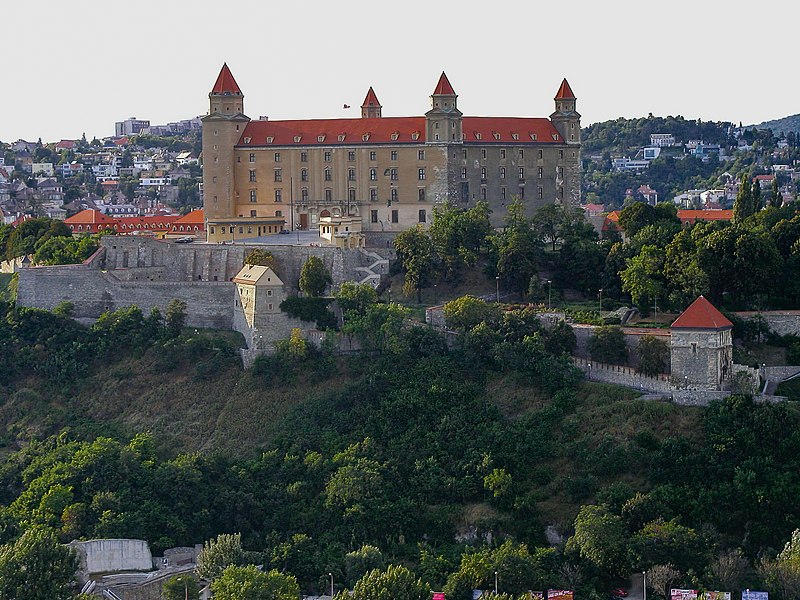 File:Castel in Bratislava St2.JPG