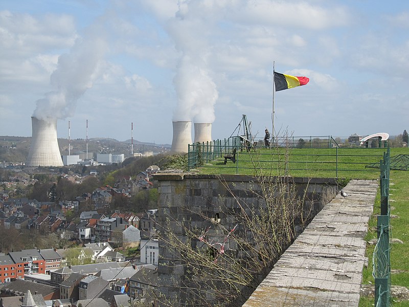 File:Centrala nucleară de la Tihange.04.jpg