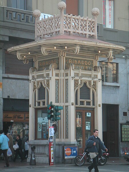 File:Chiosco Ribaudo Piazza Castelnuovo (Palermo).JPG