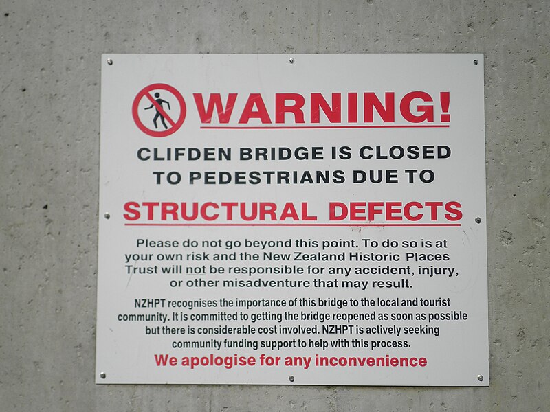 File:Clifden Suspension Bridge, structual defects!.jpg