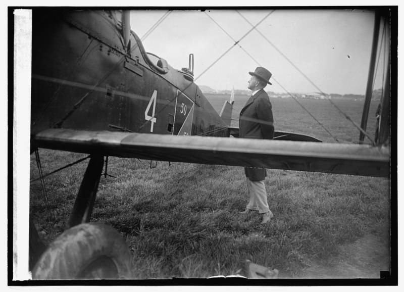 File:Coolidge inspecting one of world flight planes t.tif