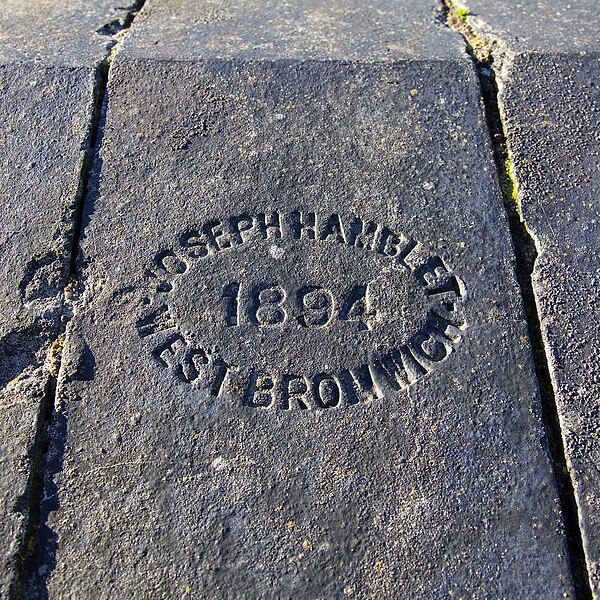 File:Coping brick on disused bridge parapet - geograph.org.uk - 3820387.jpg