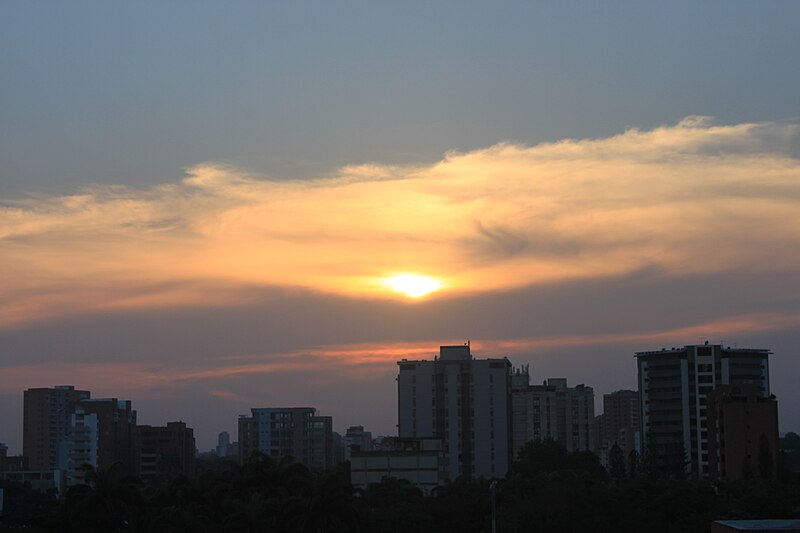 File:Crepusculo Barquisimetano.JPG