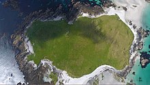 Shivinish, the middle of the three main Monach Islands DJI 0003 (36463358636).jpg