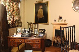 Daphne du Maurier's study (reconstruction)