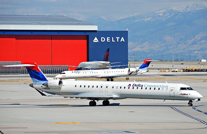 File:Delta Connection Canadair CRJ900; N803SK@SLC;09.10.2011 621dg (6300465424).jpg