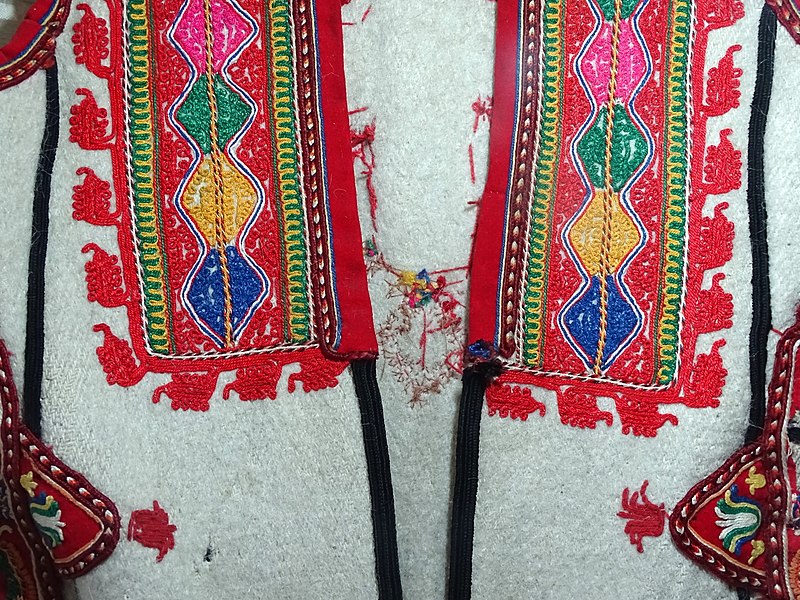 File:Detail of Traditional Dress - Ethnographic Museum - Kruja - Albania - 01 (40942978670).jpg