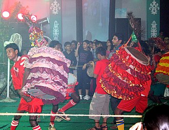 Dhaki performing at Durga Puja in Dehli Dhak Players.jpg