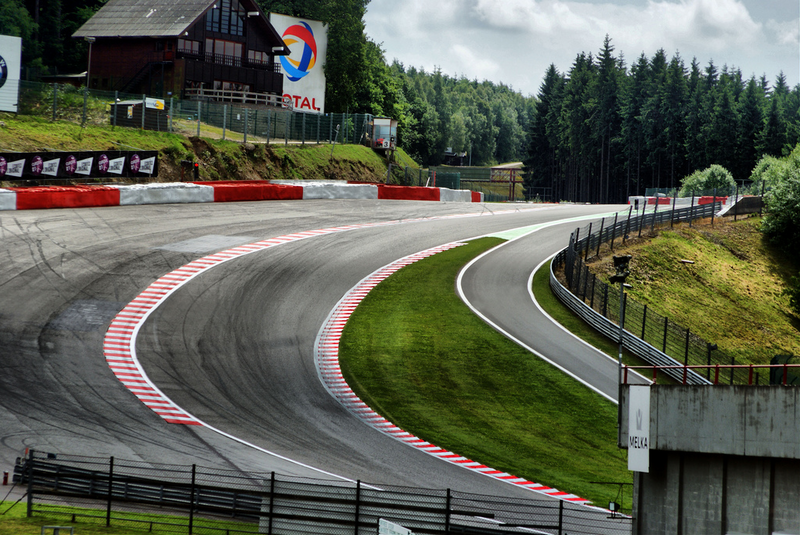 File:Eau rouge.png