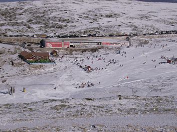 Vodafone Ski Resort, Serra da Estrela, in the town of Loriga. Estancia vodafone.JPG