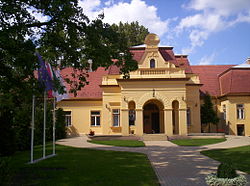 Esterházy-kastély (városháza)