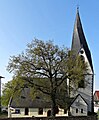 Ev. Pfarrkirche mit Kirchhof