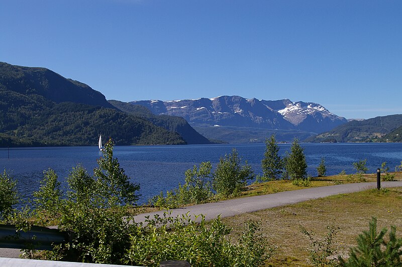 File:Førdefjorden.JPG