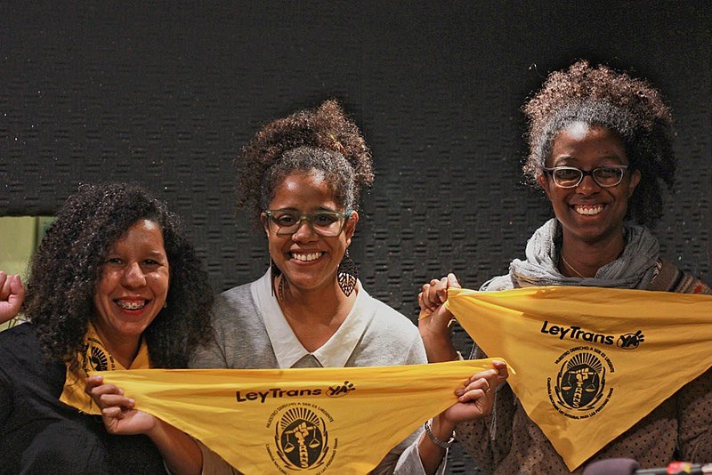 File:Fabiana Miguez, Fernanda Olivar y Tania Ramírez en Radio Pedal.jpg