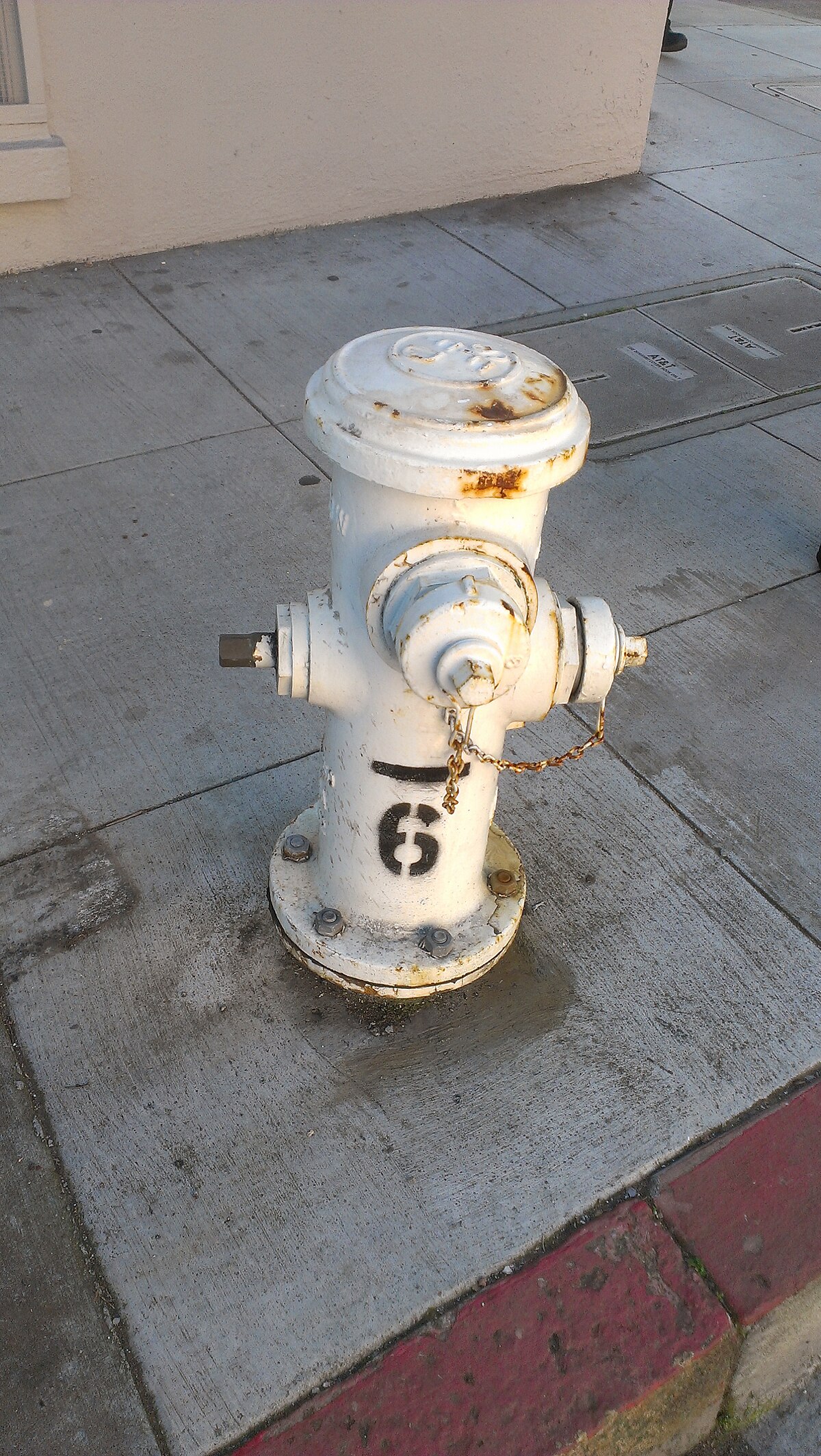 File:Fire hydrant that looks thirsty.jpg - Wikipedia