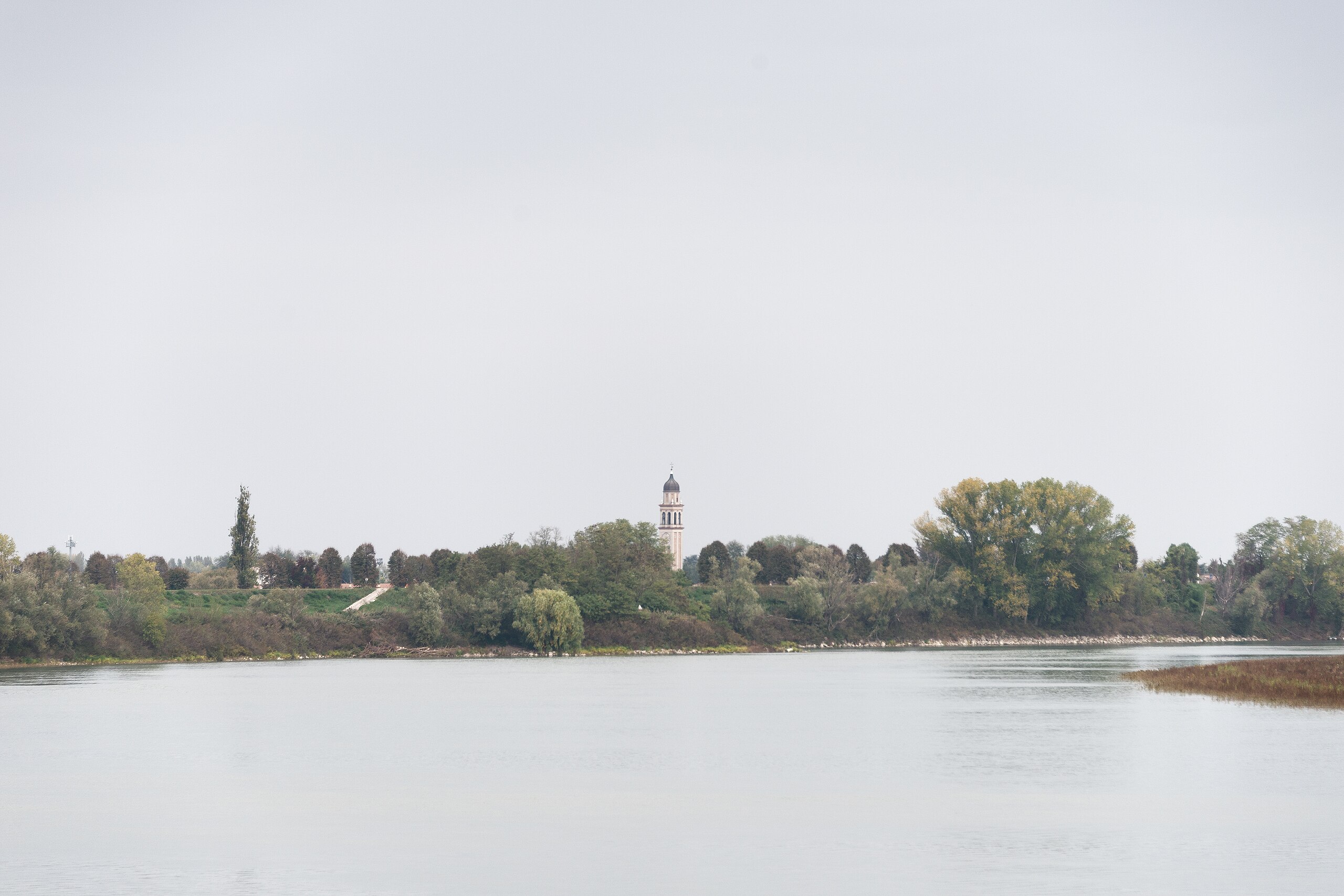 File:Fiume Po - Canaro, Rovigo, Italia - 21 Ottobre 2022.jpg 