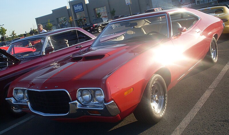 File:Ford Gran Torino (Les chauds vendredis '13).JPG