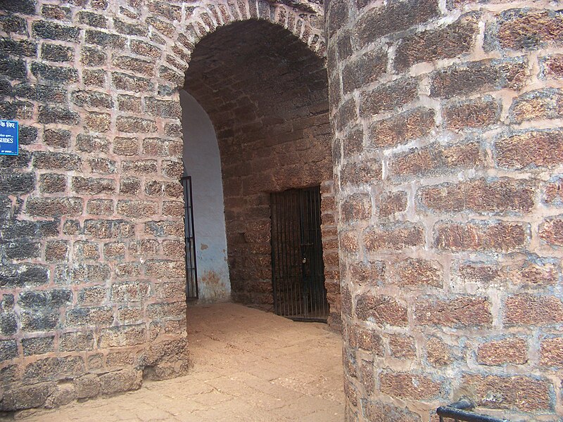 File:Fort Aguada, Goa view 9.JPG