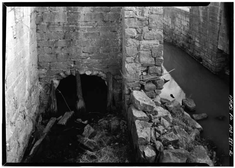 File:GENERAL VIEW OF LOCK, SHOWING WALLS OF LOCK - Chesapeake and Ohio Canal, Feeder Lock, Lock 55, 134.1 miles above tidewater, Hancock, Washington County, MD HABS MD,22-HAN.V,3-2.tif