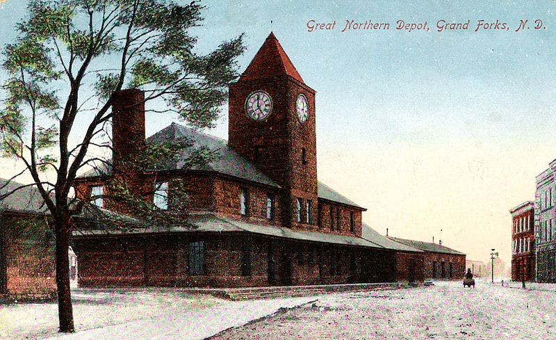 File:Great Northern Depot, Grand Forks, ND circa 1913.jpg