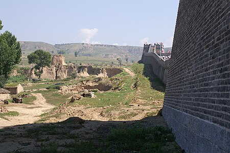 Tập tin:Great Wall in Inner Mongolia.JPG